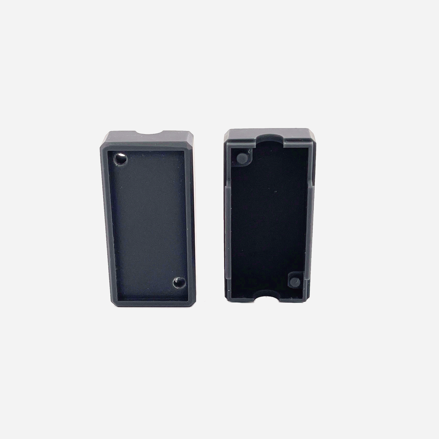 2022-E-063 | Enclosure with screws